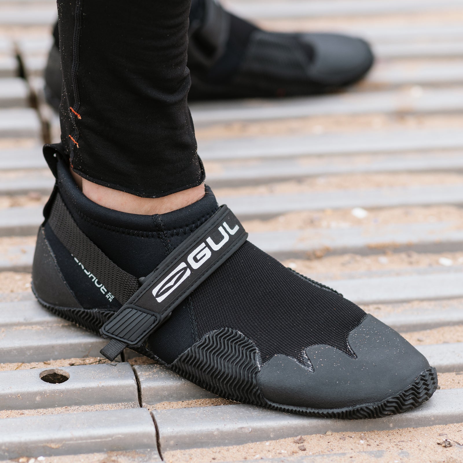 3MM STRAPPED POWER WETSUIT SLIPPER