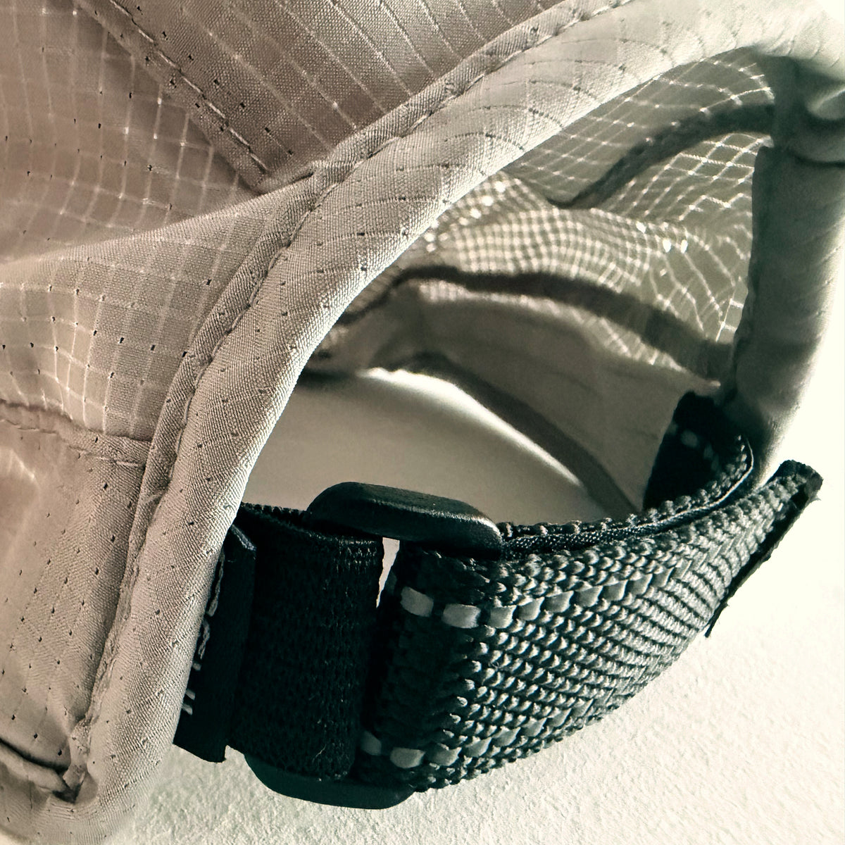CODE ZERO BOLTDRY LT RACE FOLDING CAP