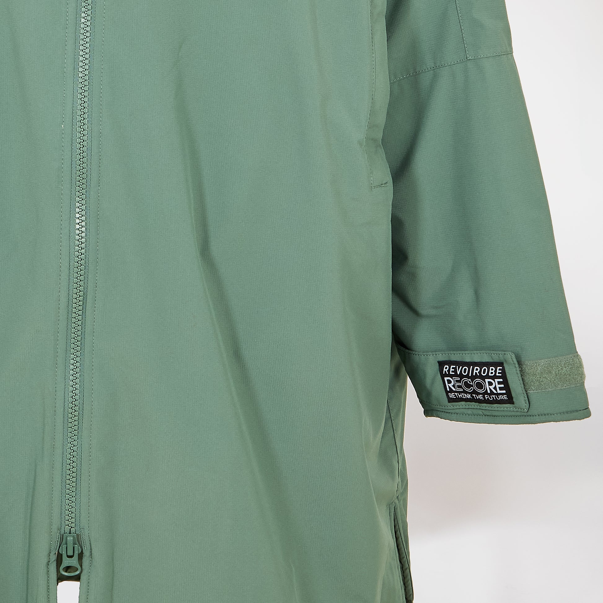 REVOROBE LONG SLEEVE CHANGING ROBE